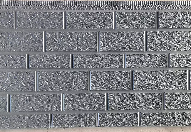 Metallgeprägte Dämmplatte
